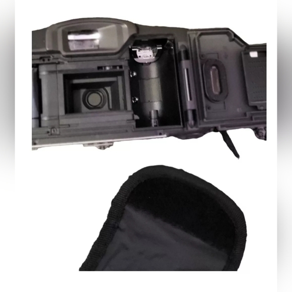 Vintage Canon Prima AF-9S Camera with a film roll - Picture 3 of 6